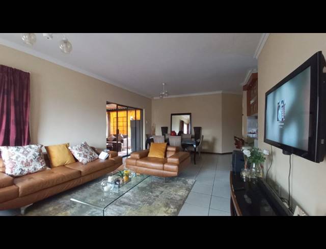 4 BEDROOM HOUSE TO LET IN MANDELA VIEW